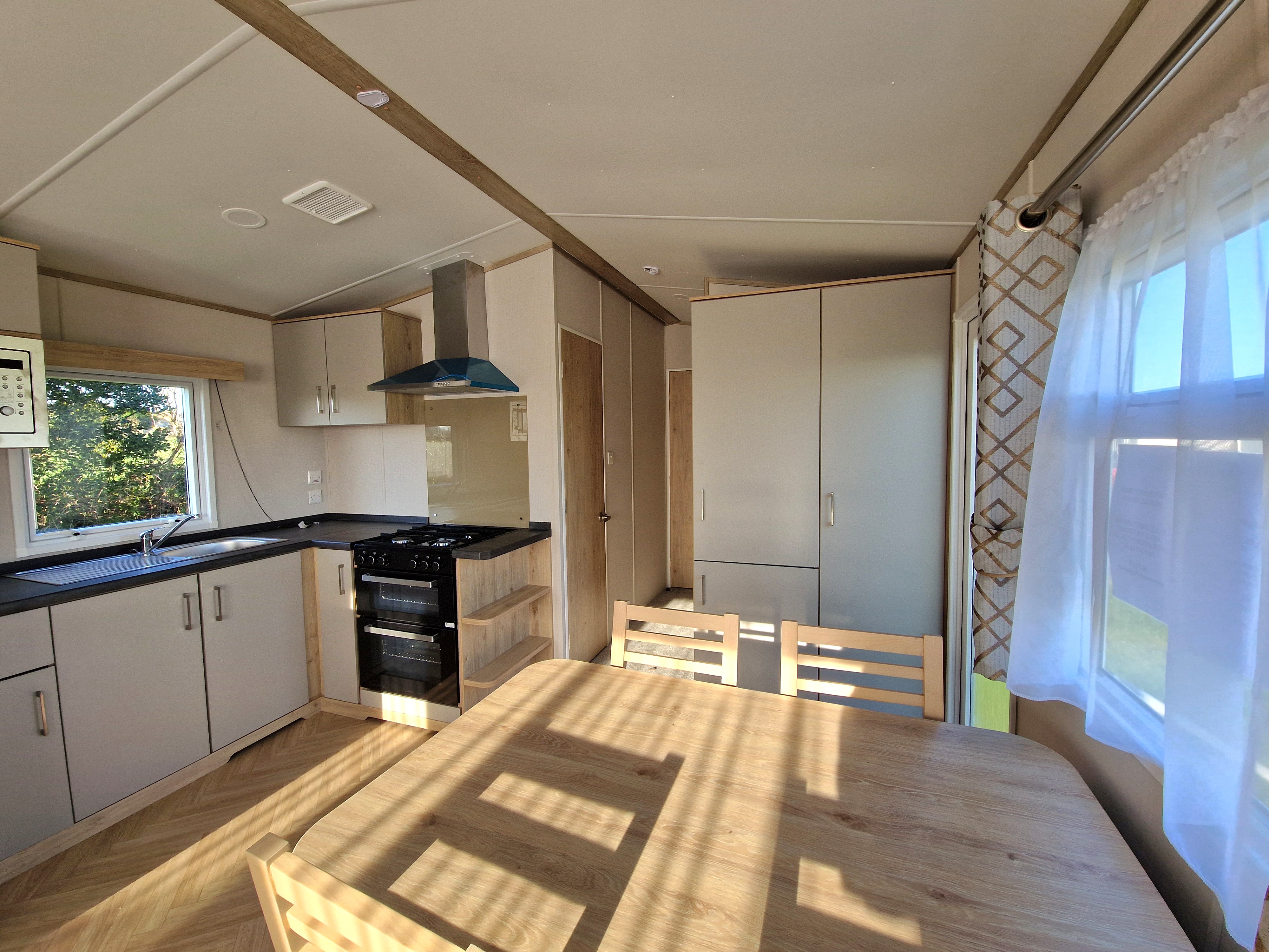NEW Carnaby Bayview 30 x 12ft image 3