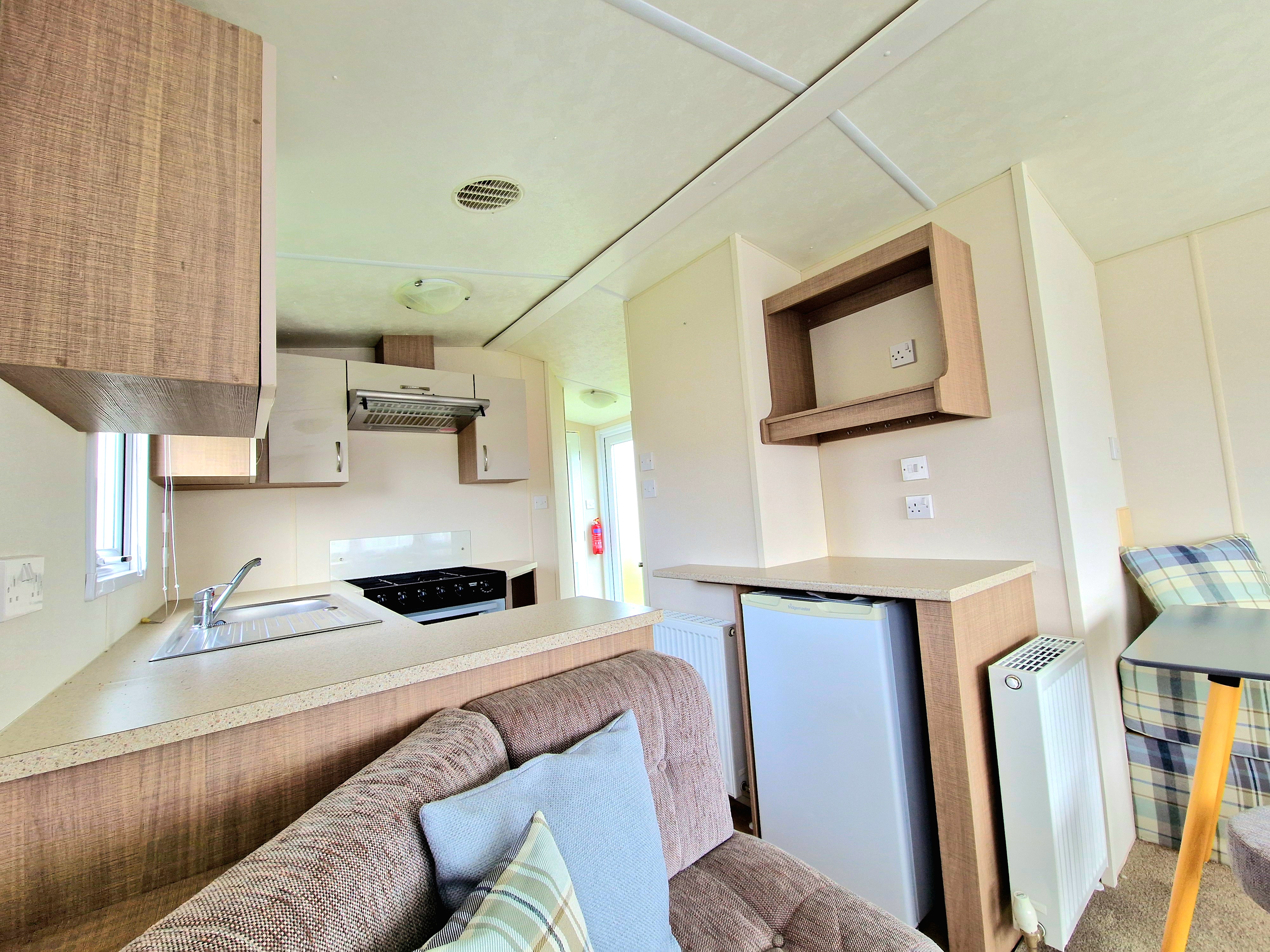 Holiday Rental Caravan No. 74 - Pet Friendly image 5