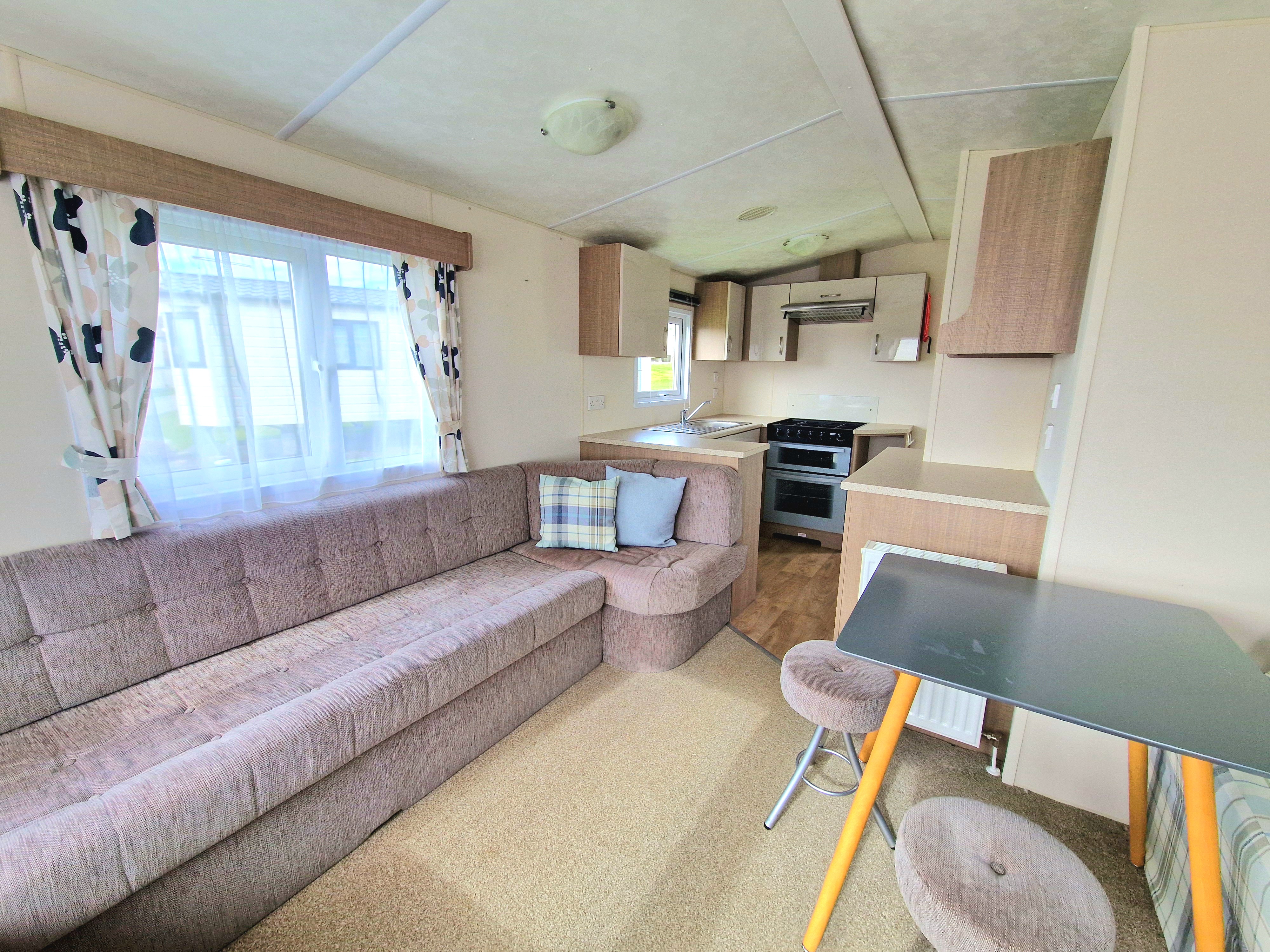 Holiday Rental Caravan No. 74 - Pet Friendly image 2