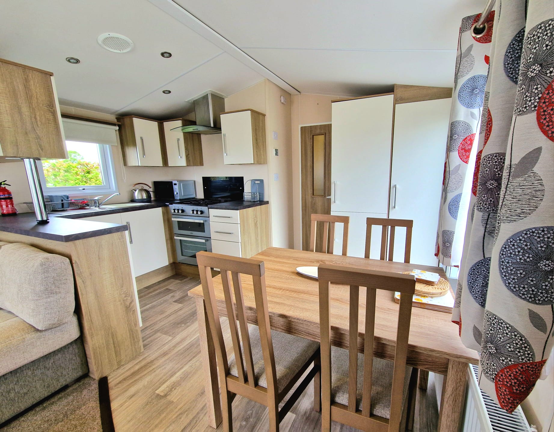 Holiday Rental Caravan No.09 - Pet Friendly image 3