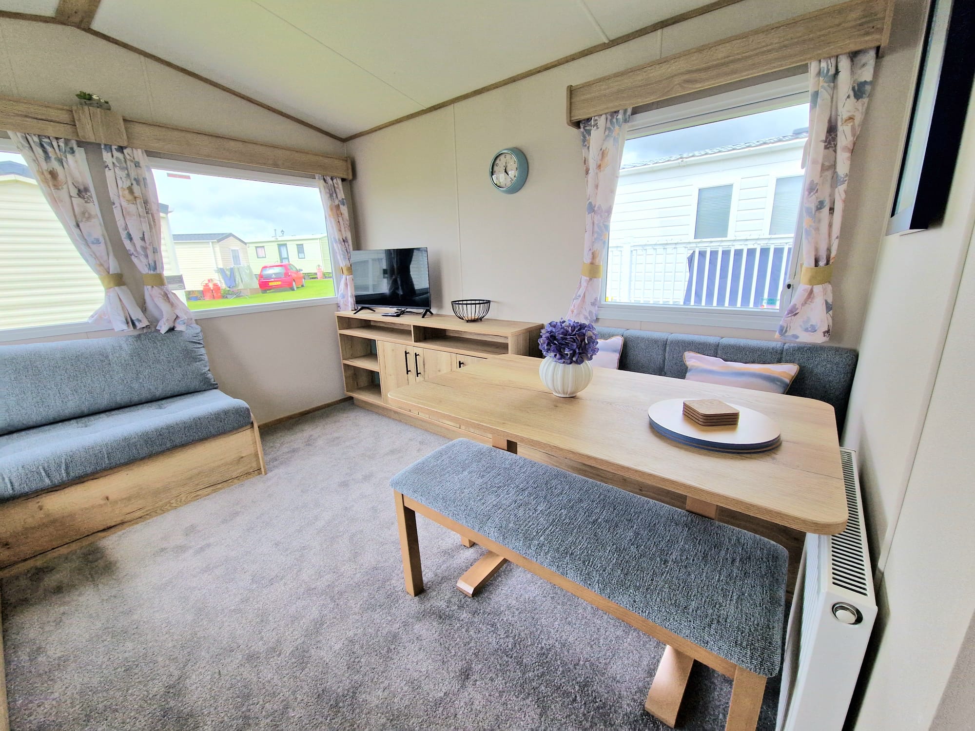 Holiday Rental Caravan No. 83 - No Pets image 3
