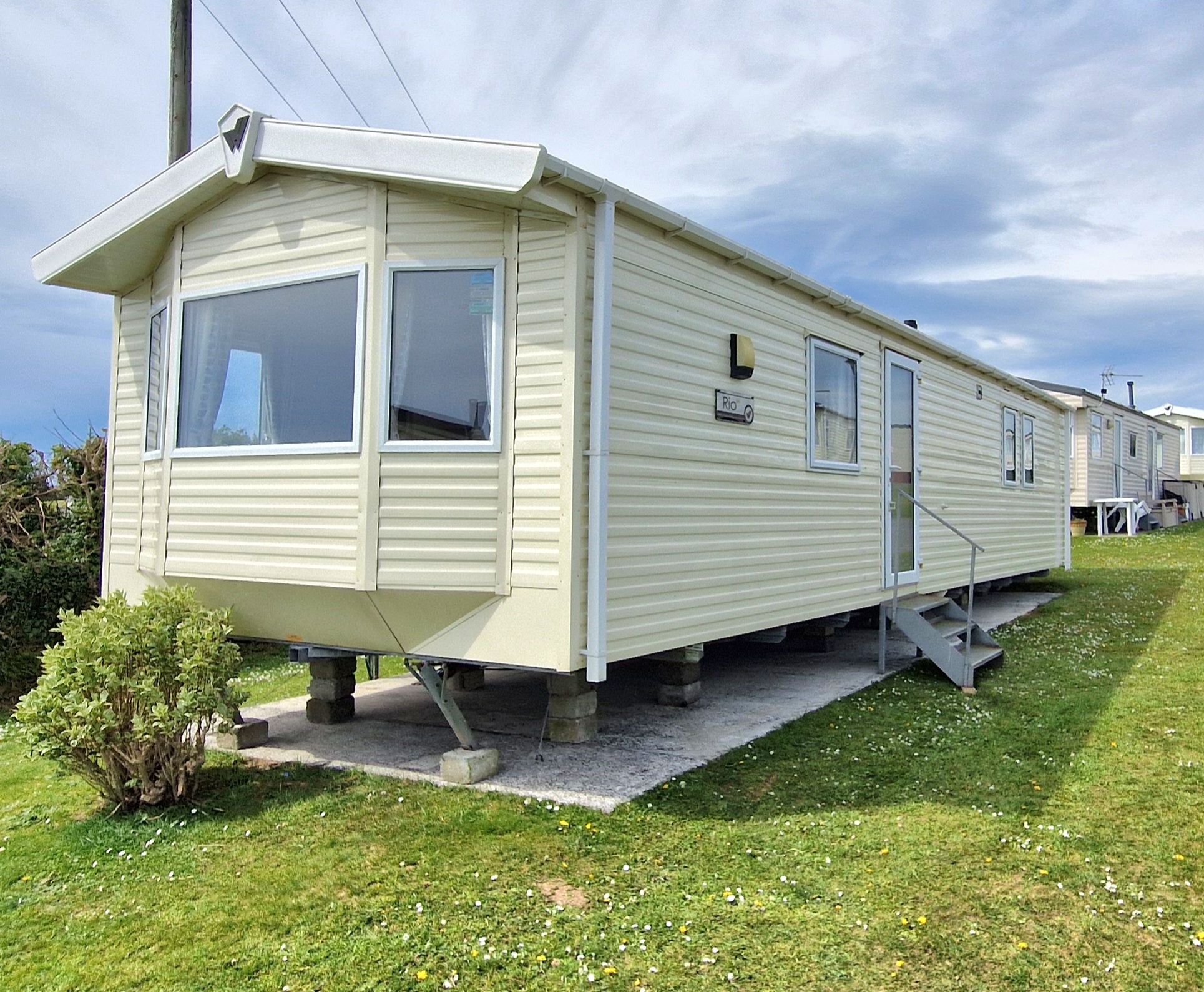 Holiday Rental Caravan No.85 - Pet Friendly image 1